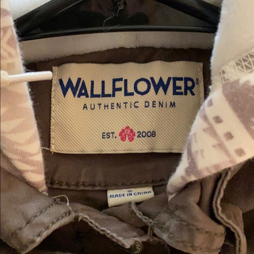 Jacket - Picture 3 of 3